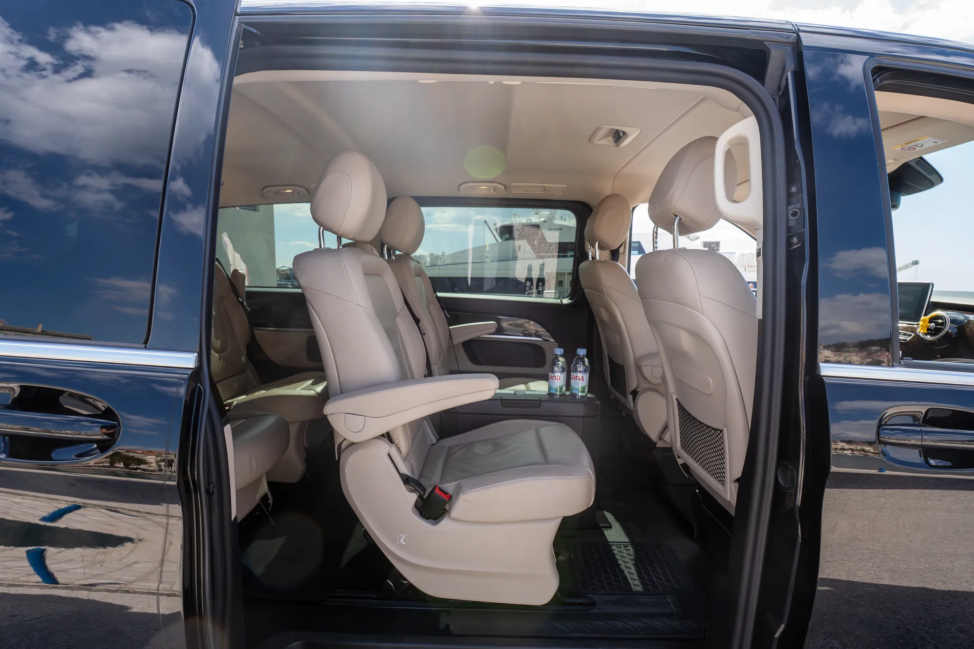 Mercedes V-Class side profile