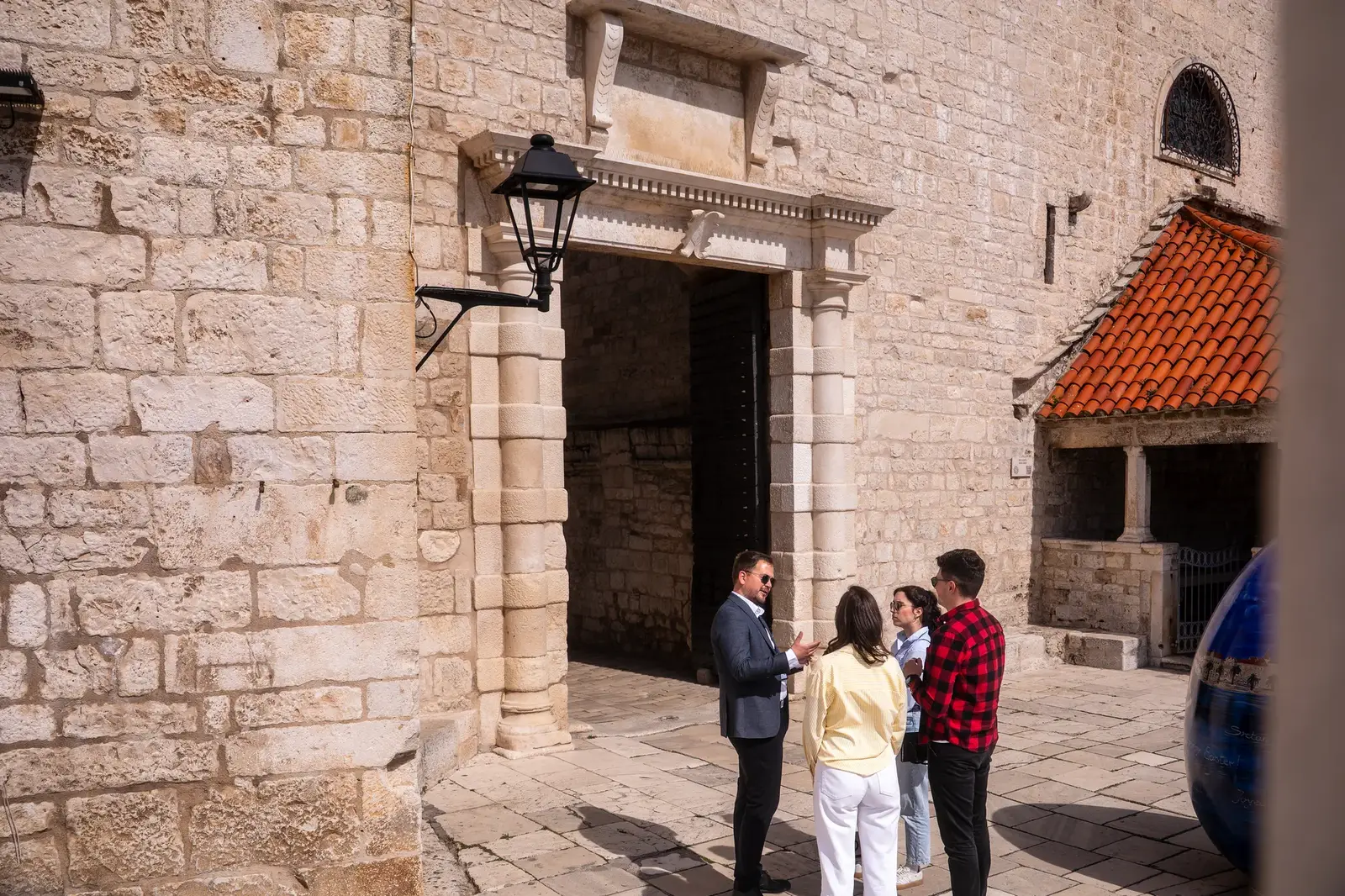 Kamerlengo Fortress approach